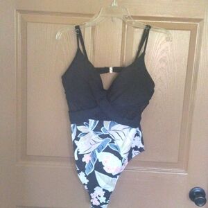 NWOT Ladies Swimwear